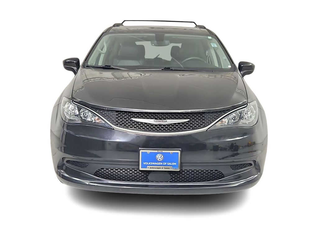 Thumbnail: 2021 Chrysler Voyager - 6