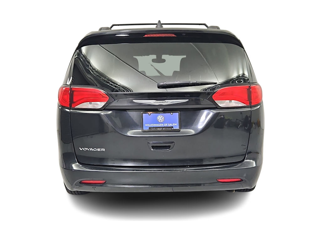 Thumbnail: 2021 Chrysler Voyager - 5