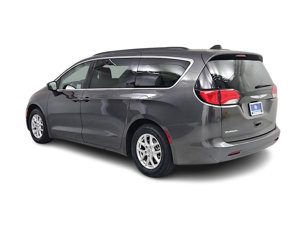 Thumbnail: 2021 Chrysler Voyager - 4
