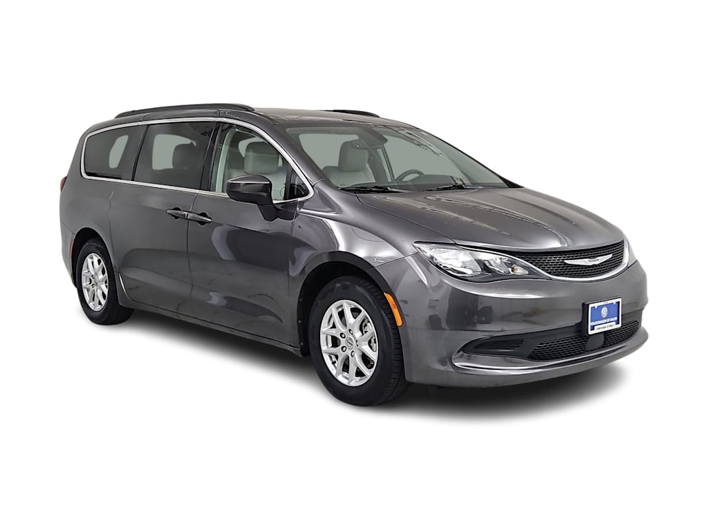 Thumbnail: 2021 Chrysler Voyager - 22