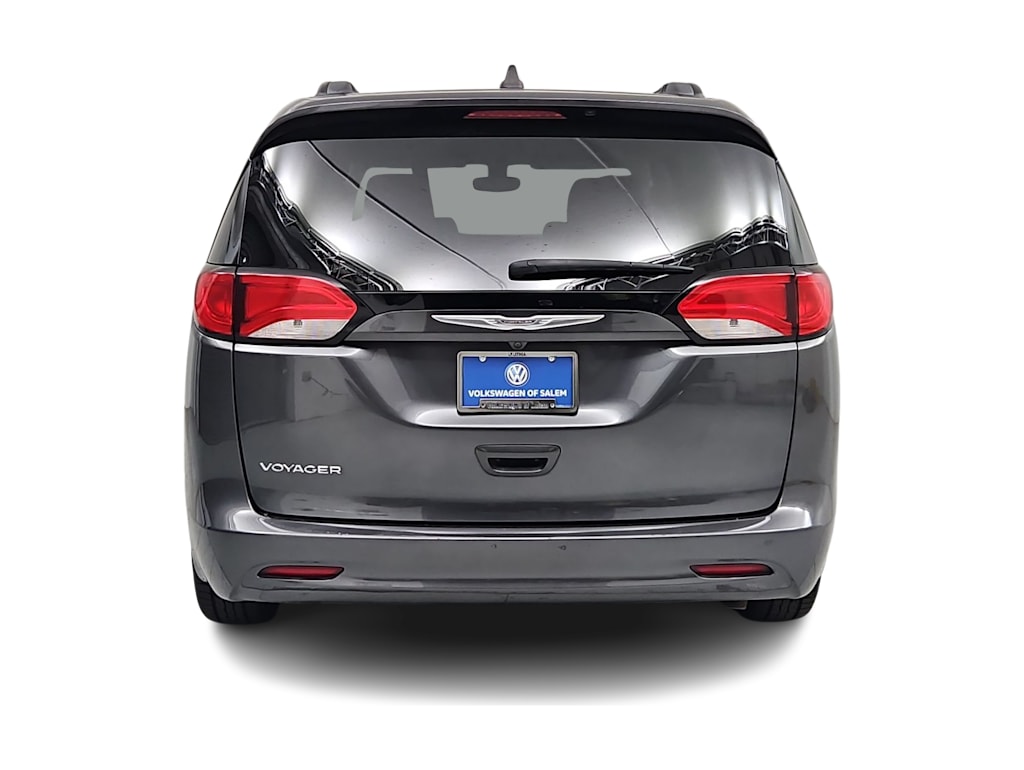 Thumbnail: 2021 Chrysler Voyager - 5