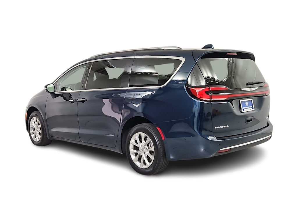 Thumbnail: 2021 Chrysler Pacifica - 4
