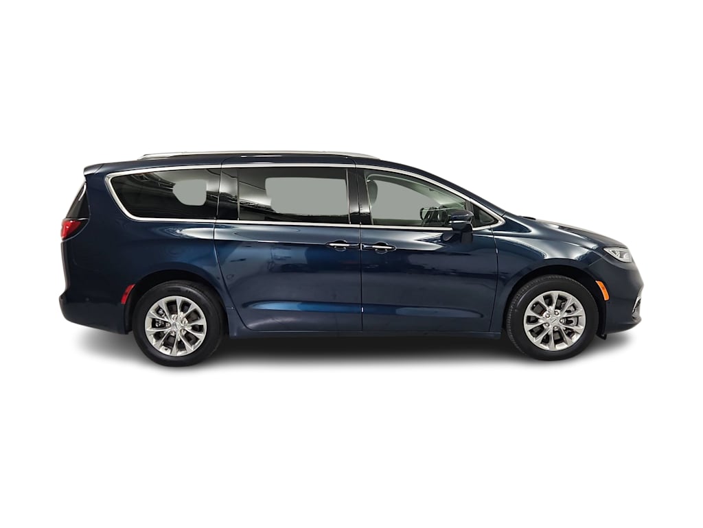Thumbnail: 2021 Chrysler Pacifica - 20