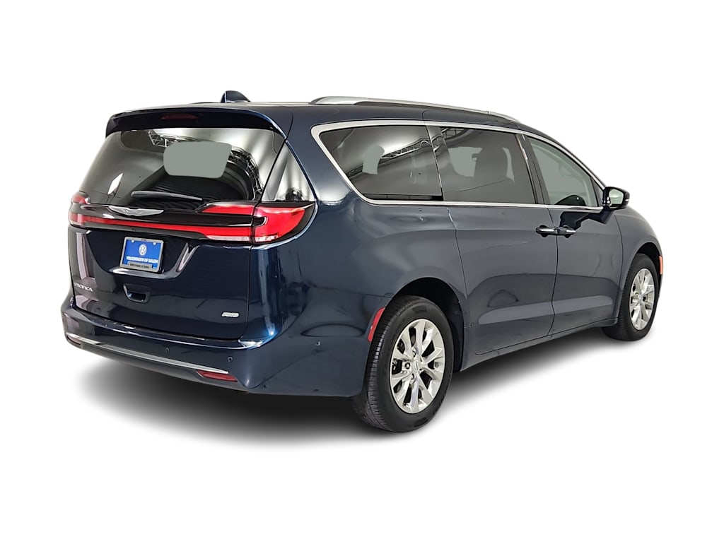Thumbnail: 2021 Chrysler Pacifica - 19
