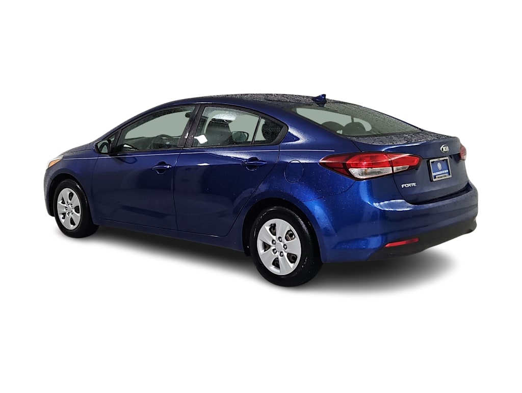 Thumbnail: 2017 Kia Forte - 4