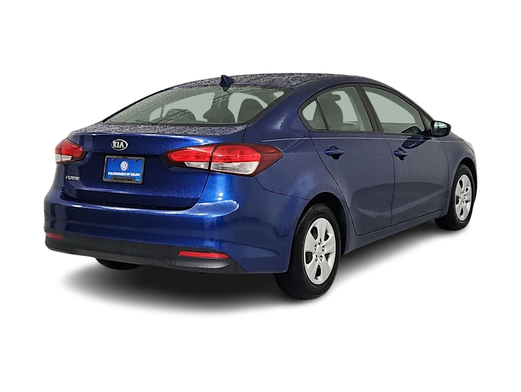 Thumbnail: 2017 Kia Forte - 21