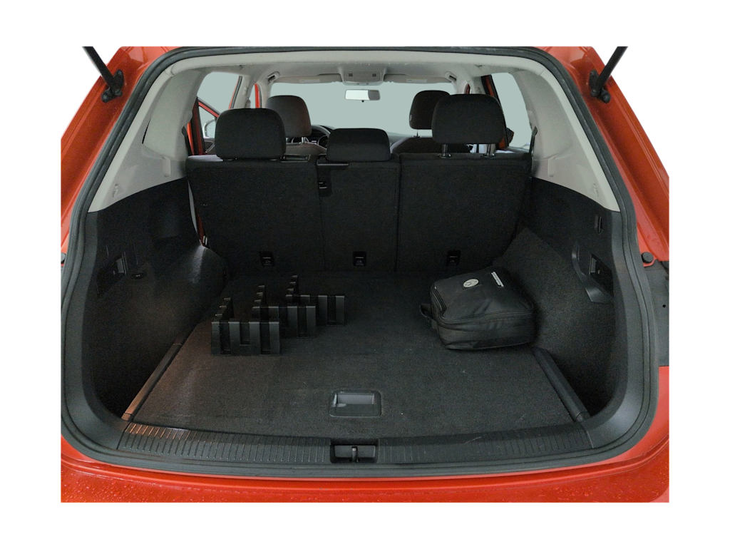 Thumbnail: 2018 Volkswagen Tiguan - 17