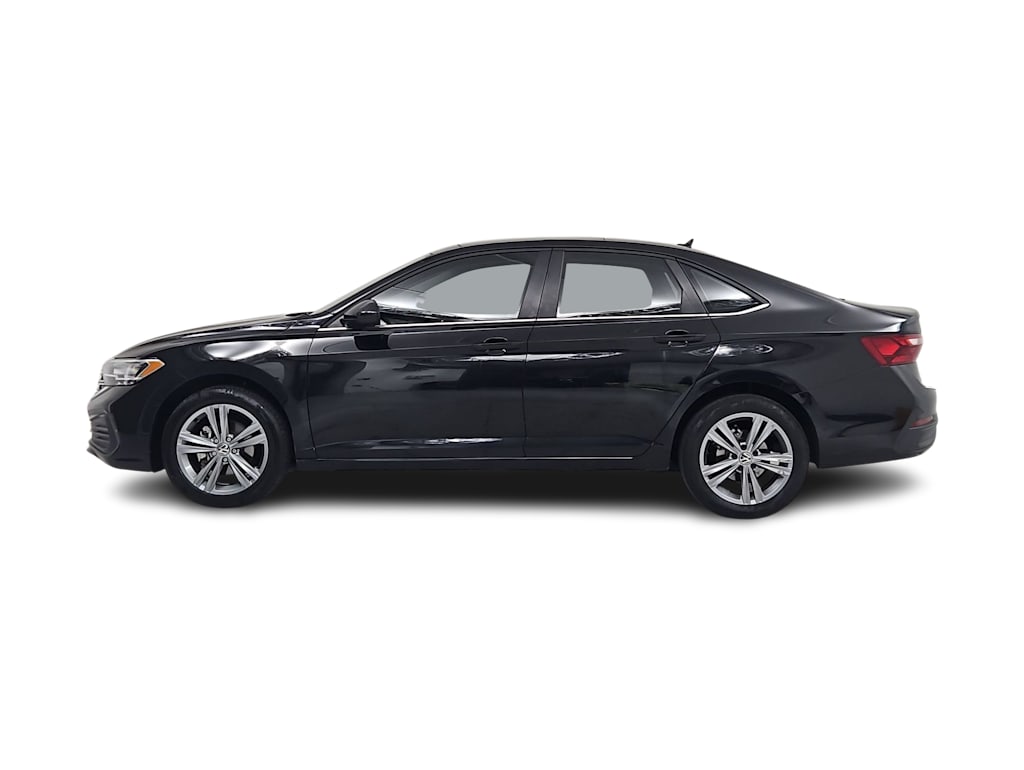 Thumbnail: 2023 Volkswagen Jetta - 3