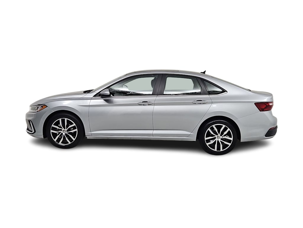 Thumbnail: 2025 Volkswagen Jetta - 3