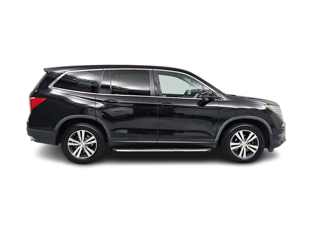 Thumbnail: 2017 Honda Pilot - 23