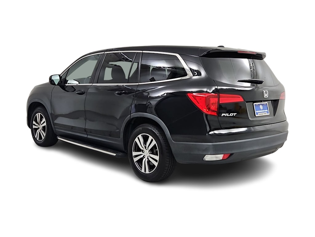 Thumbnail: 2017 Honda Pilot - 4