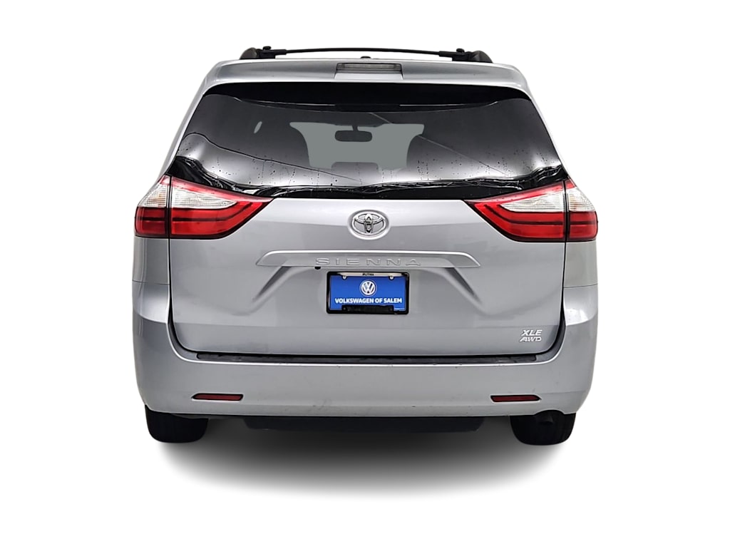 Thumbnail: 2017 Toyota Sienna - 5