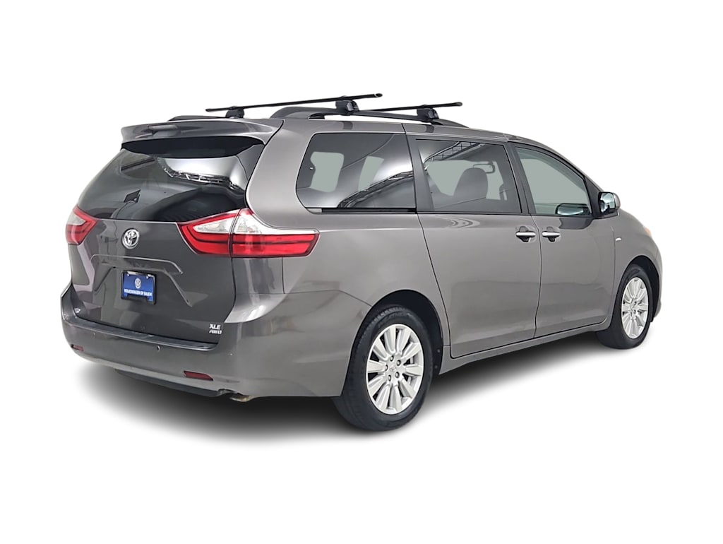 Thumbnail: 2017 Toyota Sienna - 20