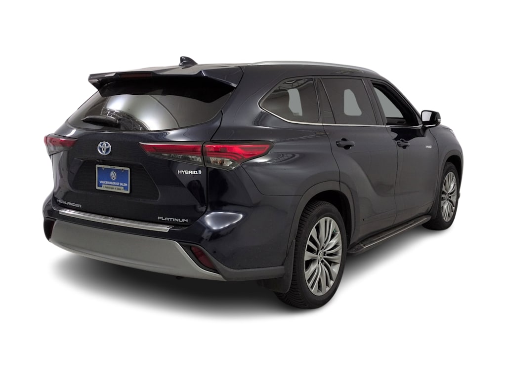 Thumbnail: 2021 Toyota Highlander - 21