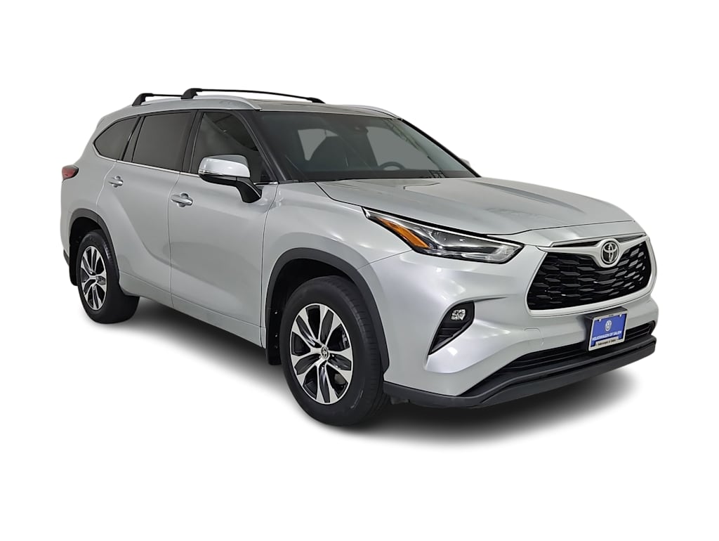 Thumbnail: 2022 Toyota Highlander - 22