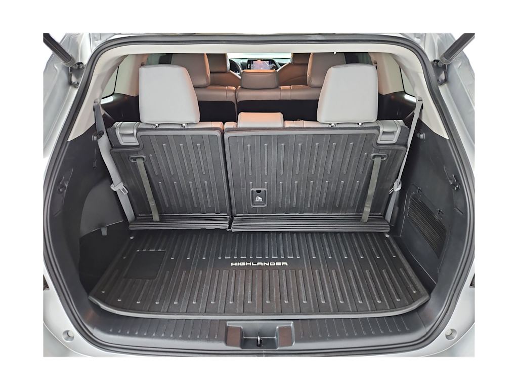 Thumbnail: 2022 Toyota Highlander - 17