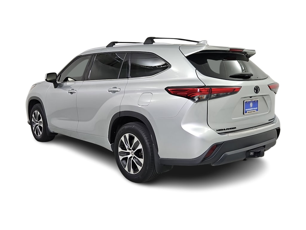 Thumbnail: 2022 Toyota Highlander - 4