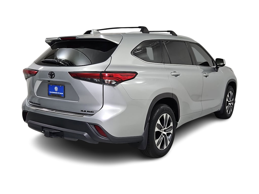 Thumbnail: 2022 Toyota Highlander - 20