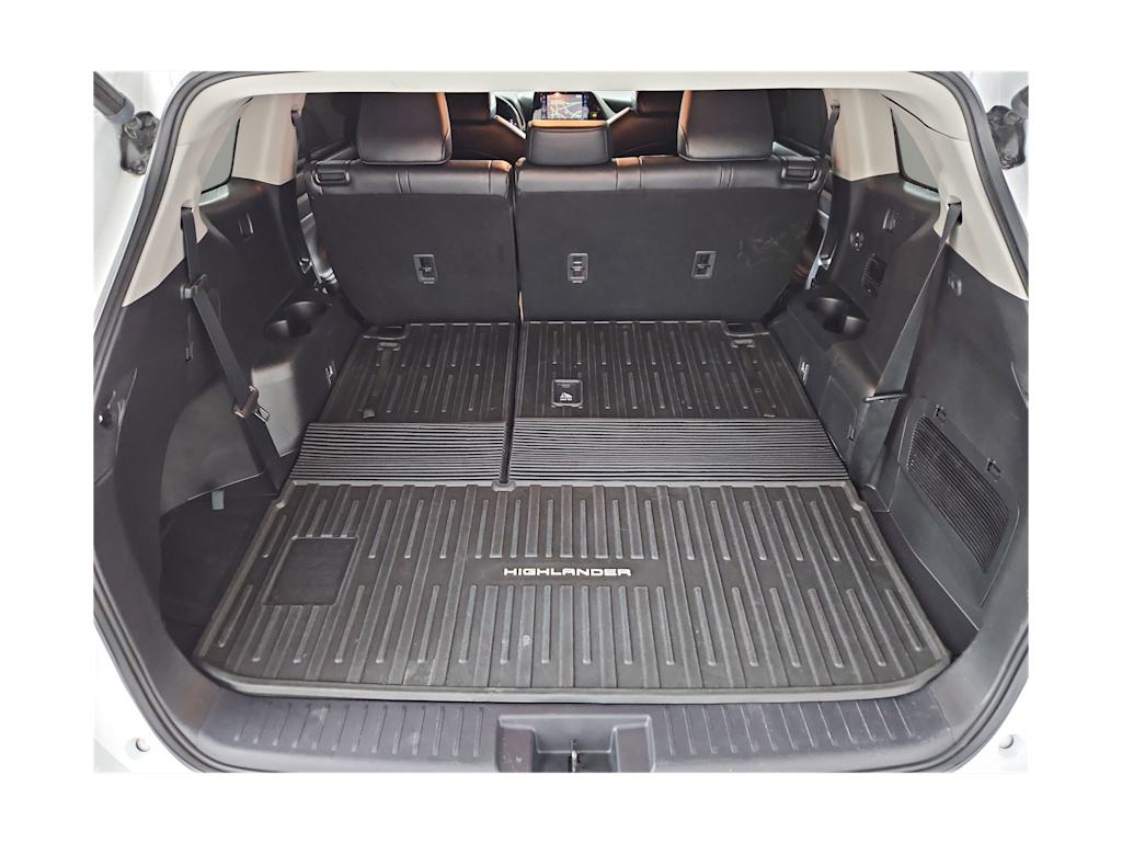 Thumbnail: 2022 Toyota Highlander - 18