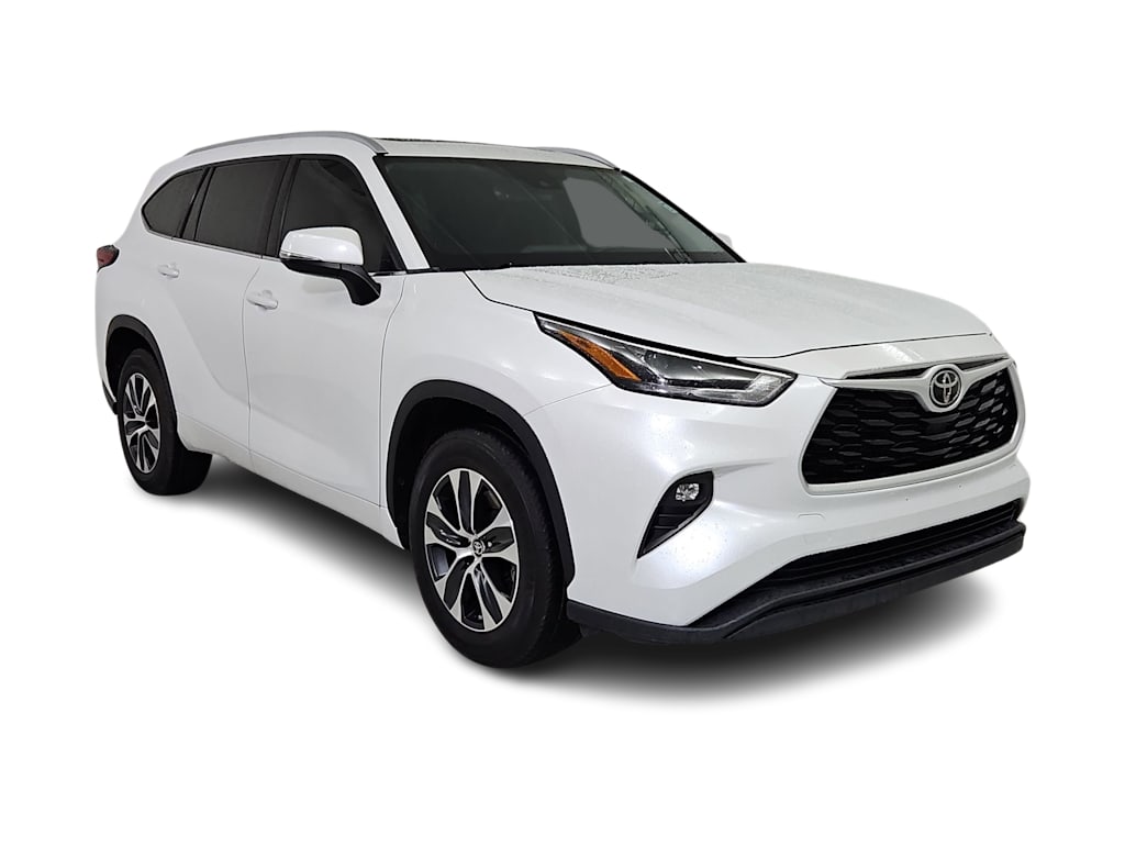 Thumbnail: 2022 Toyota Highlander - 23