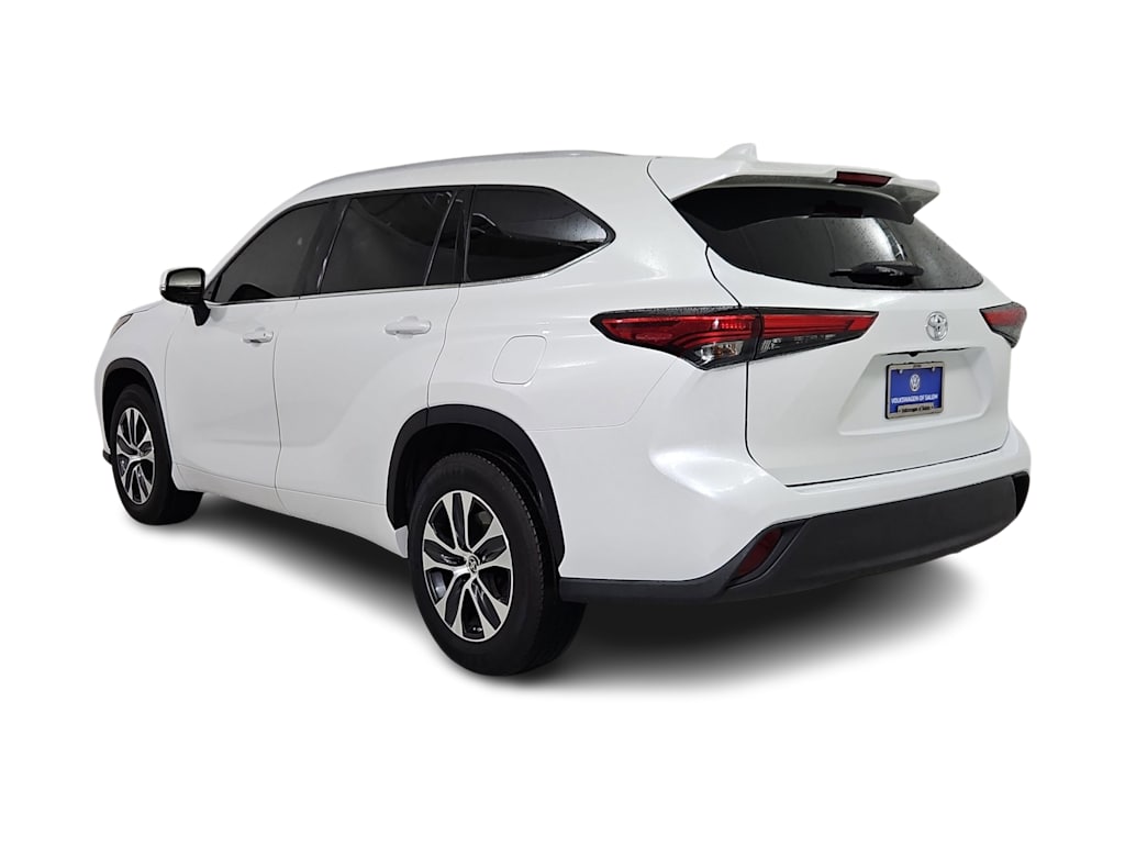 Thumbnail: 2022 Toyota Highlander - 4