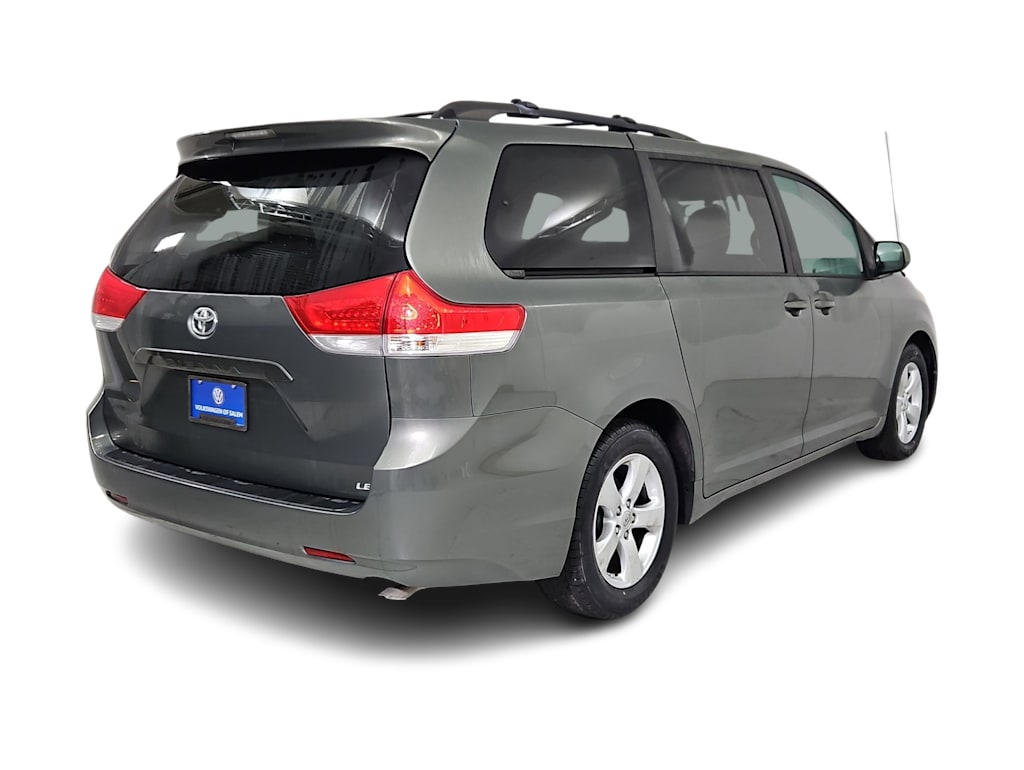 Thumbnail: 2014 Toyota Sienna - 20