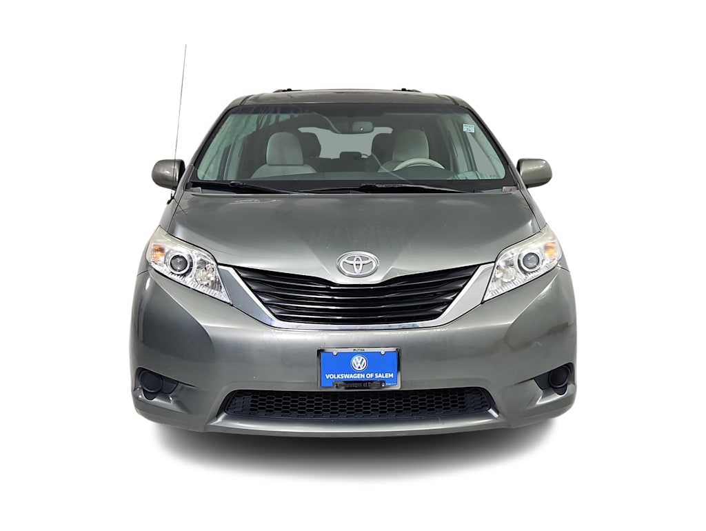 Thumbnail: 2014 Toyota Sienna - 6