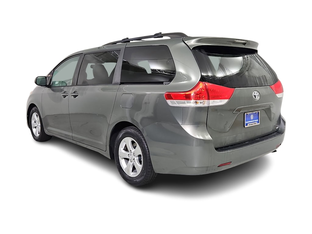 Thumbnail: 2014 Toyota Sienna - 4