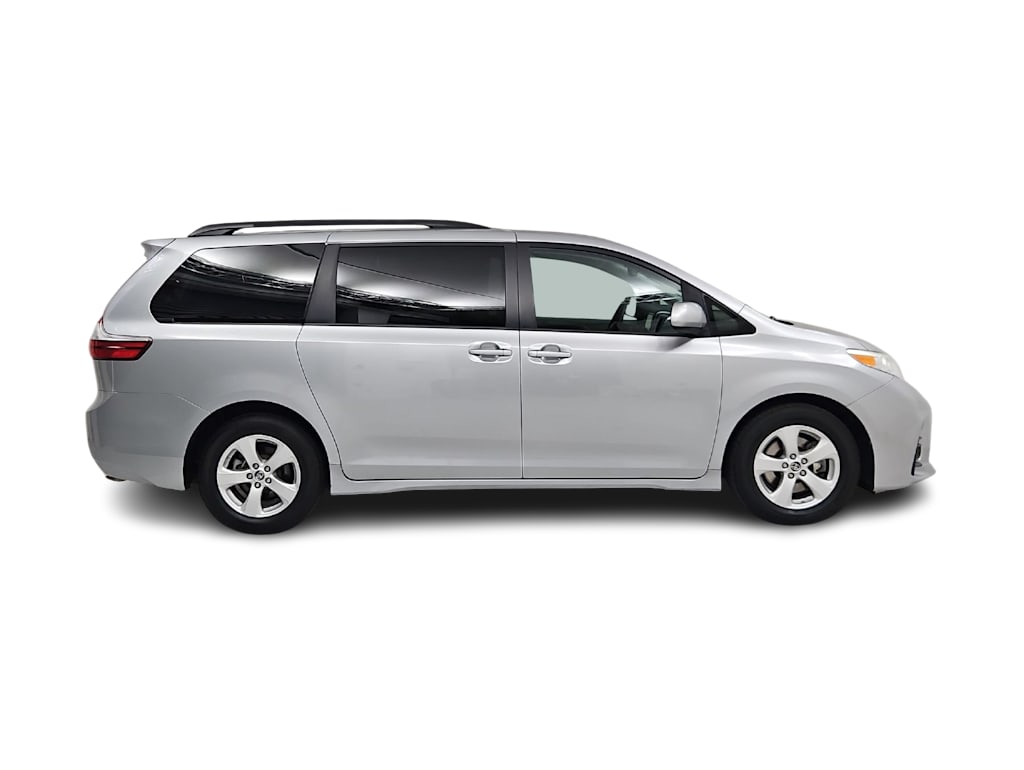 Thumbnail: 2018 Toyota Sienna - 21