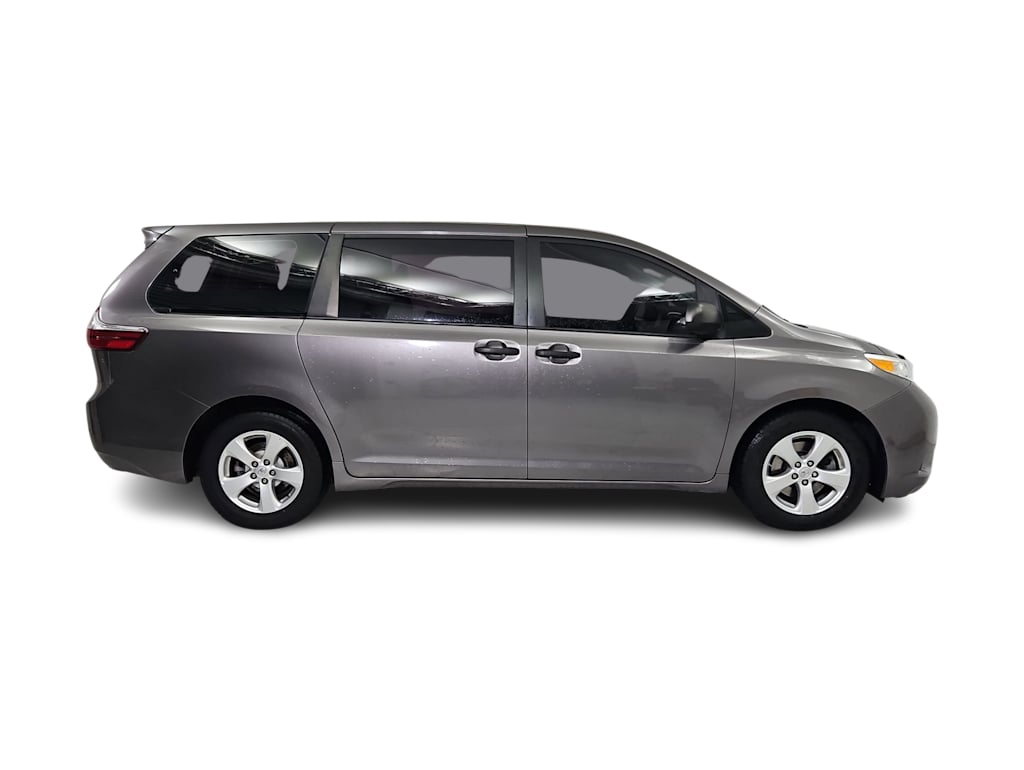 Thumbnail: 2016 Toyota Sienna - 22