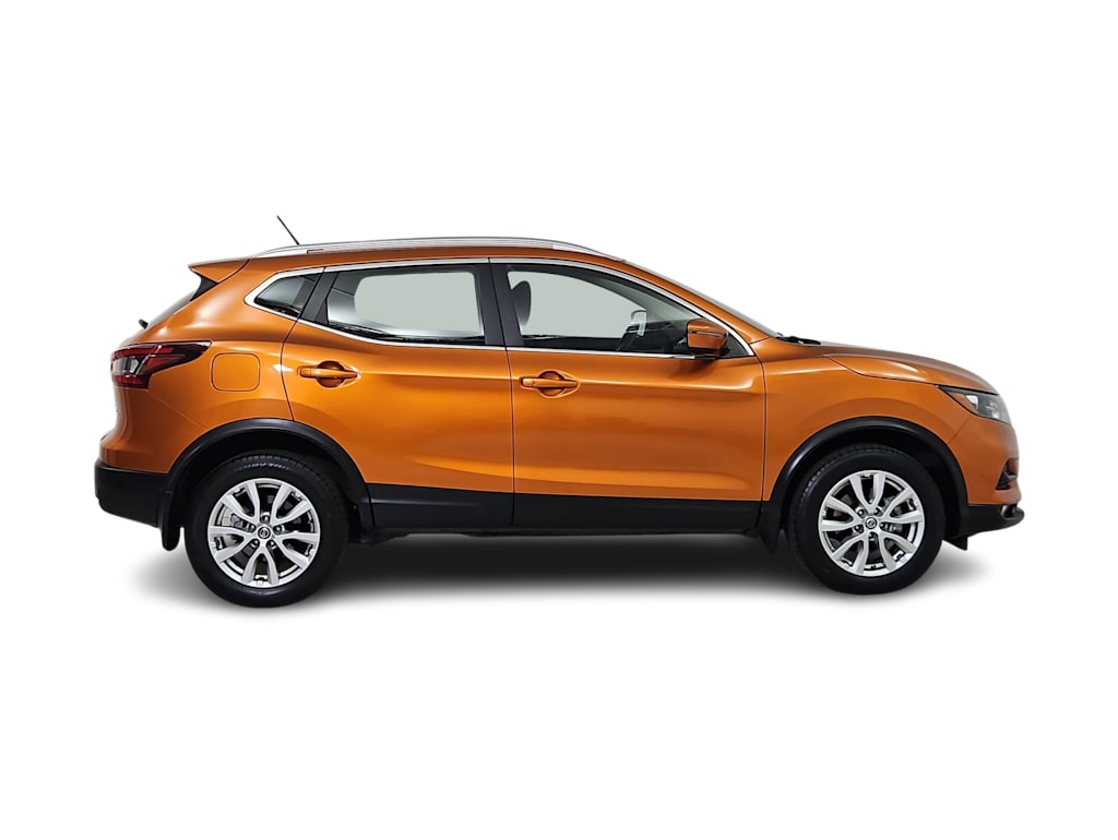 Thumbnail: 2022 Nissan Rogue Sport - 22