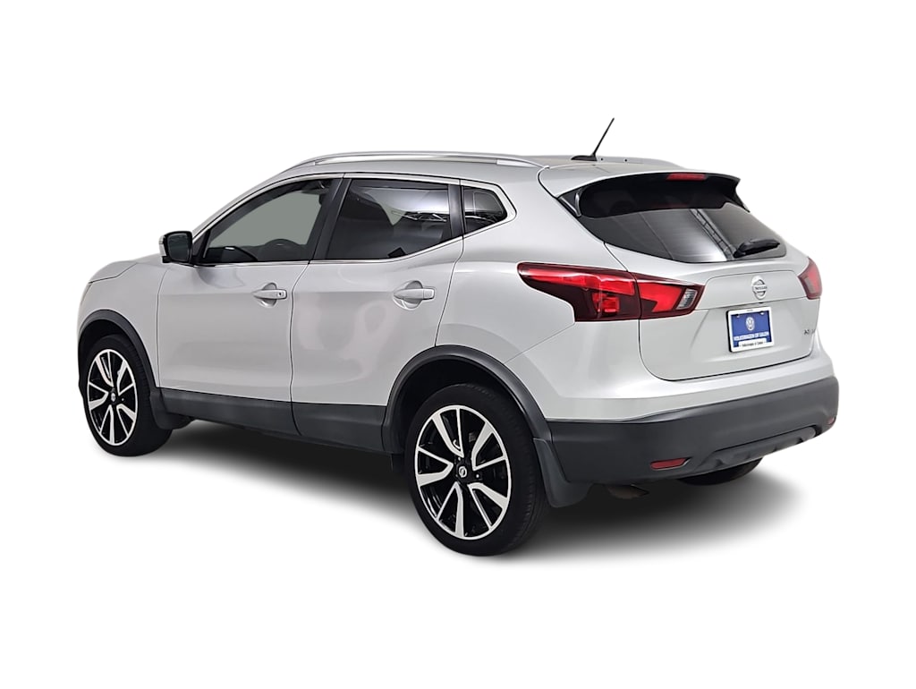 Thumbnail: 2017 Nissan Rogue Sport - 4