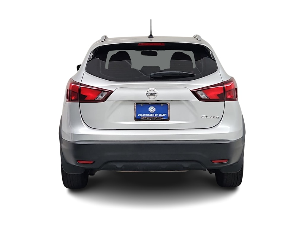 Thumbnail: 2017 Nissan Rogue Sport - 5