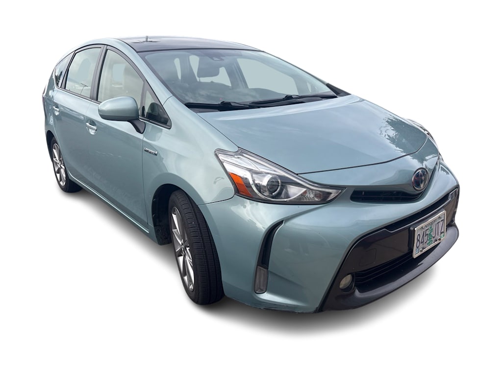 Thumbnail: 2017 Toyota Prius v - 16