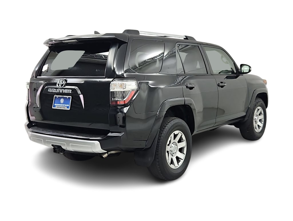 Thumbnail: 2016 Toyota 4Runner - 22