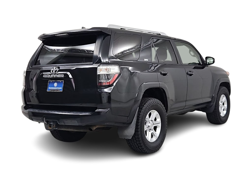 Thumbnail: 2018 Toyota 4Runner - 21