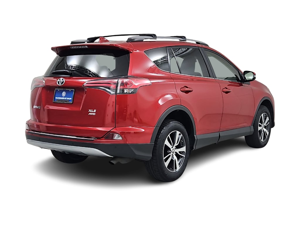 Thumbnail: 2017 Toyota RAV4 - 21