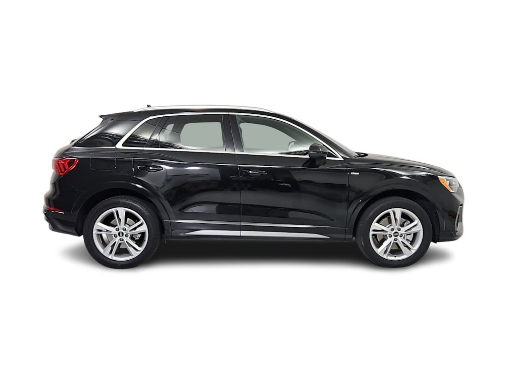 Thumbnail: 2022 Audi Q3 - 22