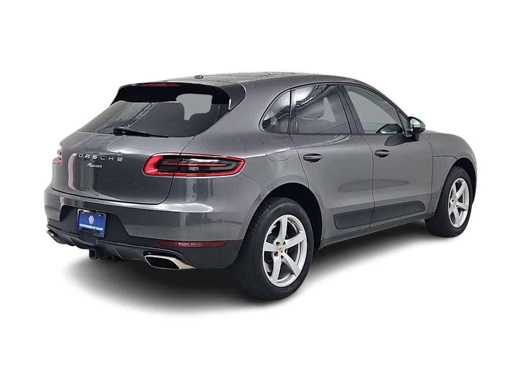 Thumbnail: 2018 Porsche Macan - 21