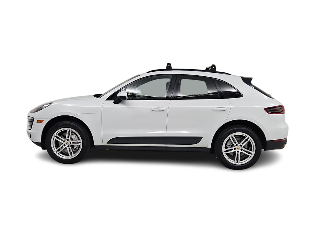 Thumbnail: 2016 Porsche Macan - 3