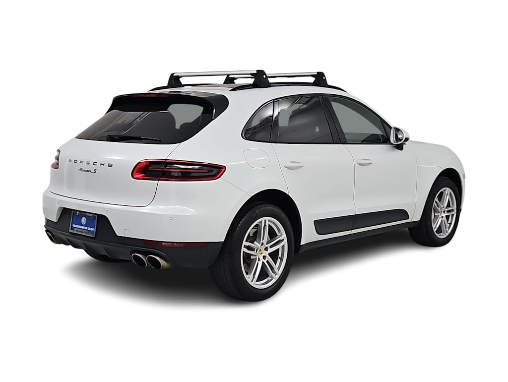 Thumbnail: 2016 Porsche Macan - 21