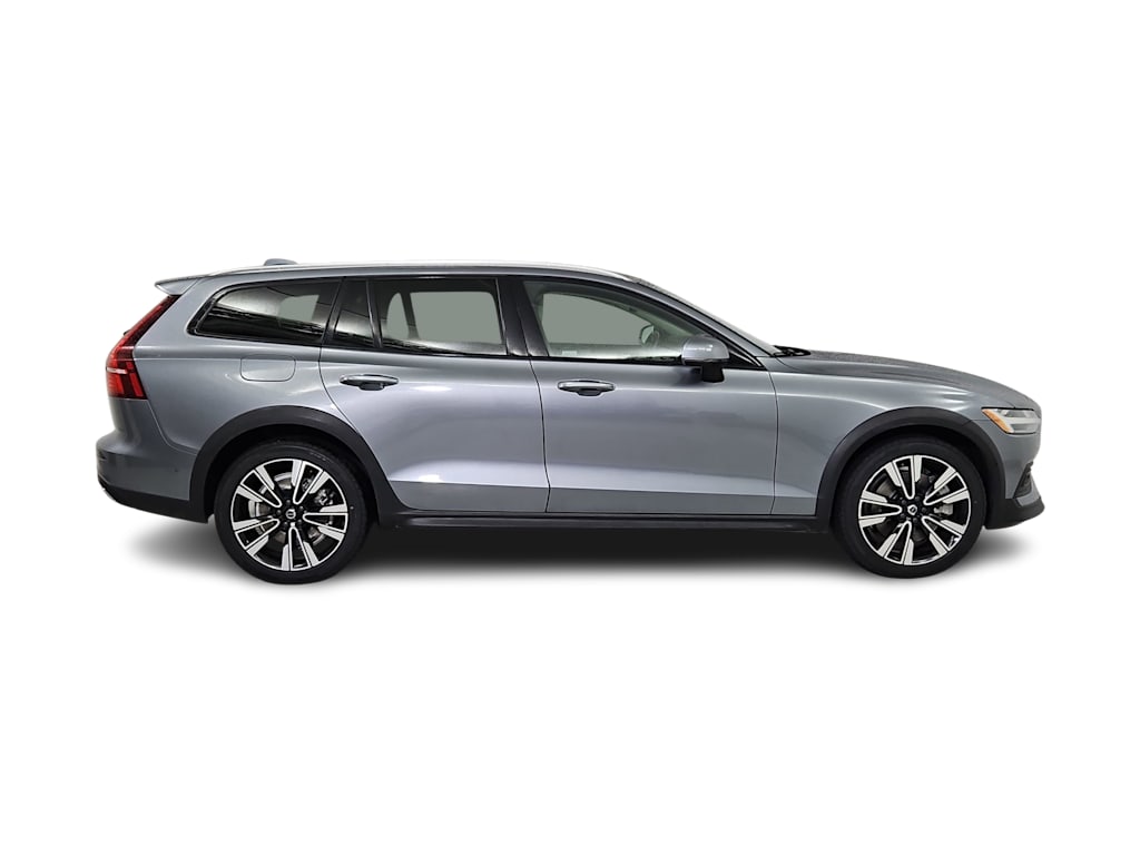 Thumbnail: 2021 Volvo V60 - 21
