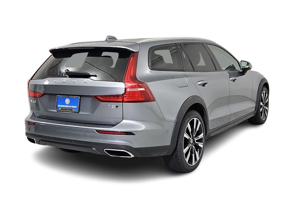 Thumbnail: 2021 Volvo V60 - 20