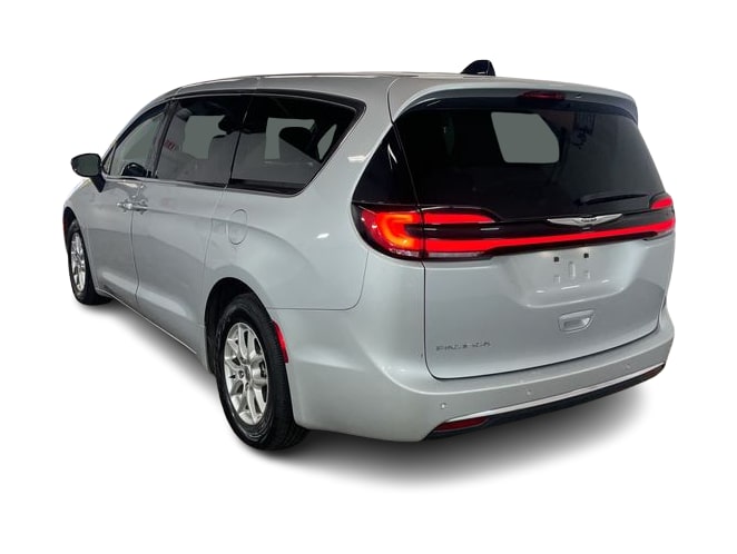 Thumbnail: 2024 Chrysler Pacifica - 9