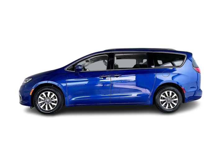Thumbnail: 2021 Chrysler Pacifica - 3