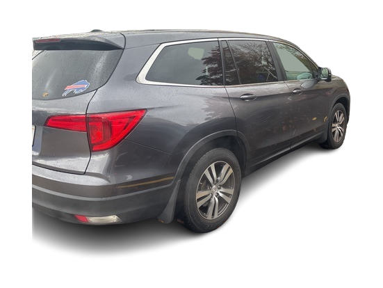 Thumbnail: 2017 Honda Pilot - 10