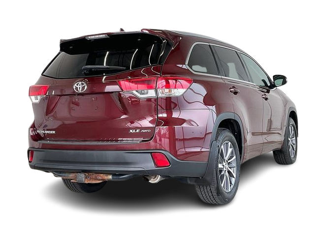 Thumbnail: 2017 Toyota Highlander - 23