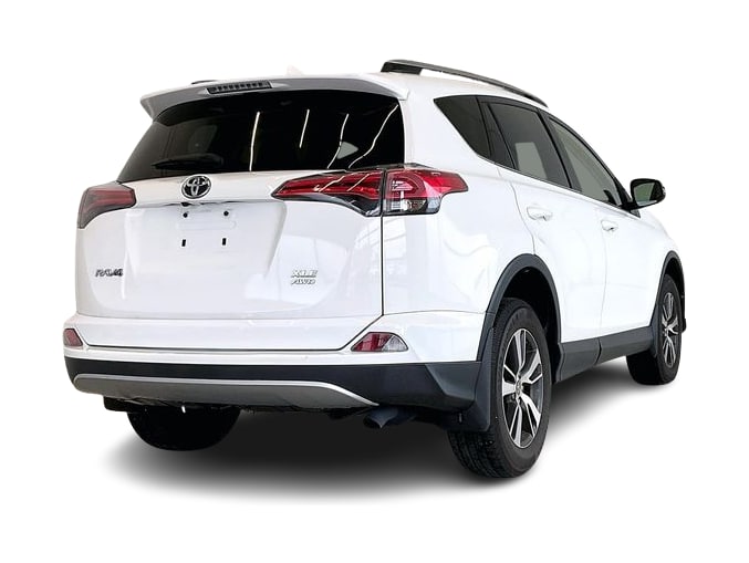 Thumbnail: 2018 Toyota RAV4 - 24