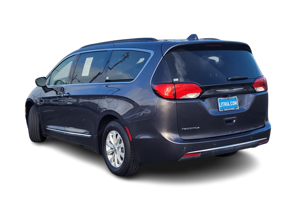 2017 Chrysler Pacifica Touring 4