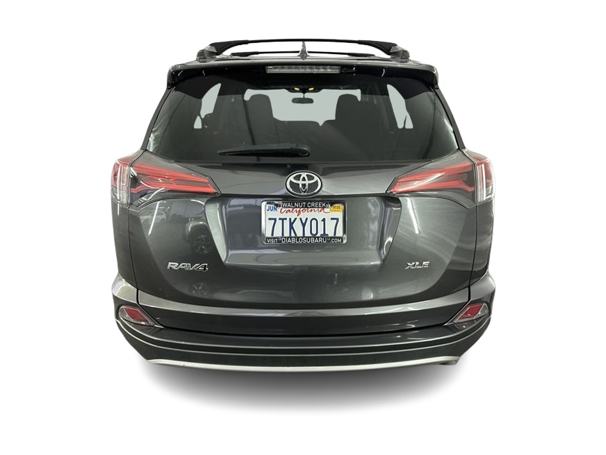 2016 Toyota RAV4 XLE 5